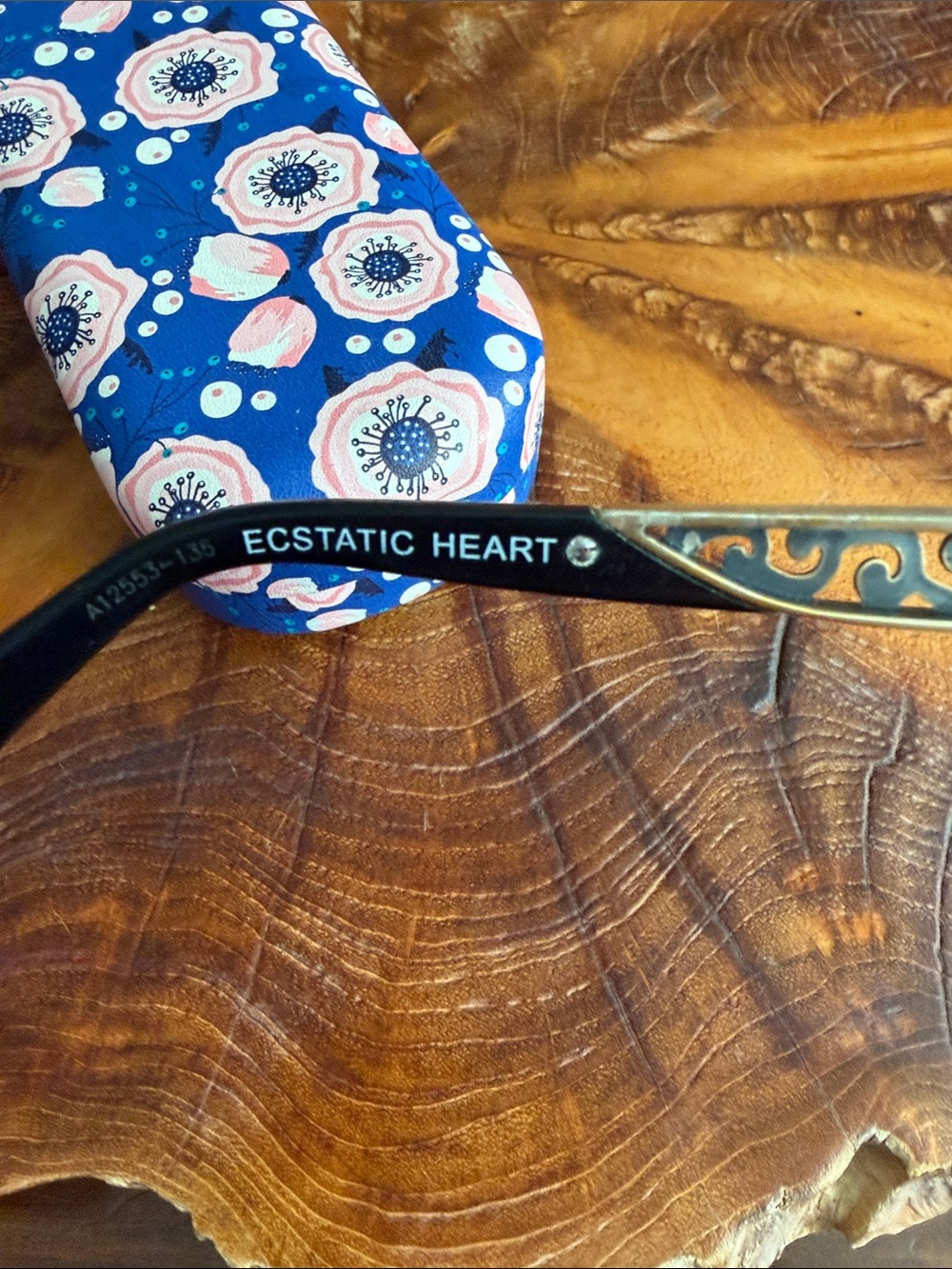 Brighton Black Ladies Sunglasses with Blue Floral Case - Picture 5 of 6